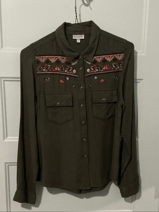 Shyanne Tops - Embroidered Olive Button-Up Shirt